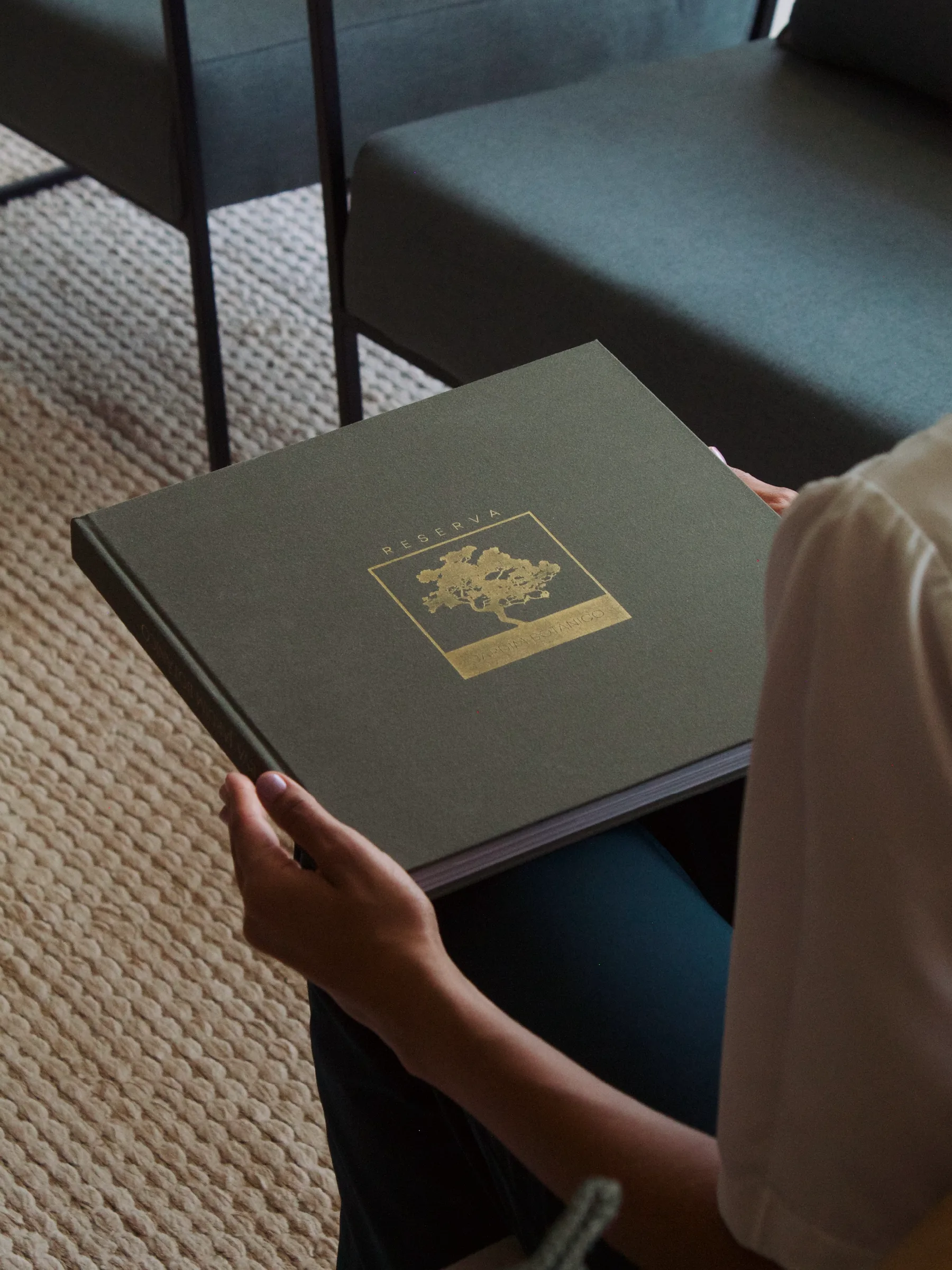 Launch Book · application 2